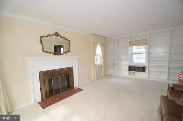 Alexandria, VA 22315,7802 STRATHDON CT