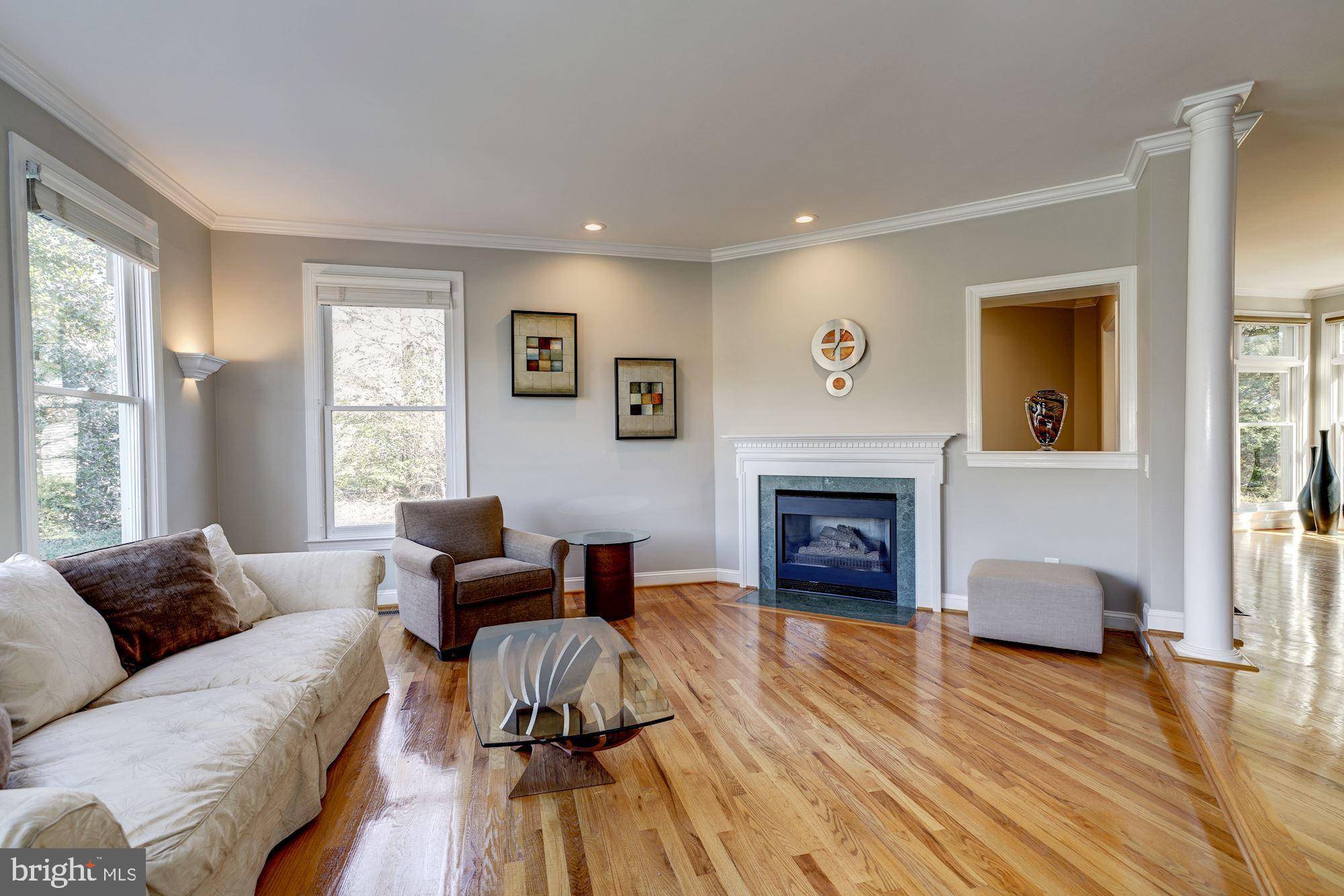 Burke, VA 22015,9827 SUMMERDAY DR