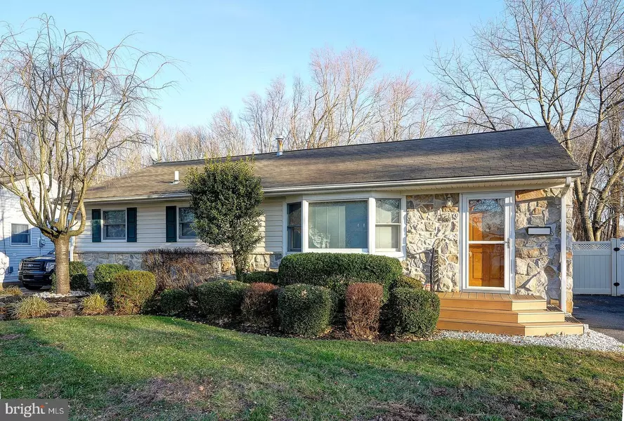 26 SHELBURNE DR, Ewing, NJ 08638