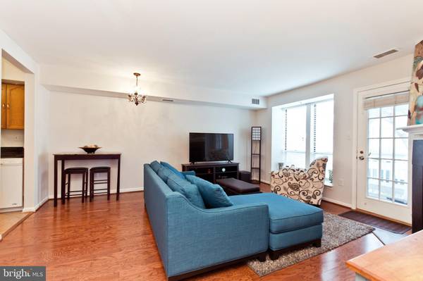 Arlington, VA 22206,2590-D S ARLINGTON MILL DR #4