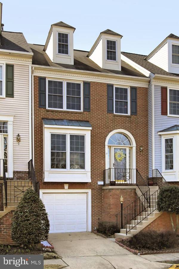 5817 CLAPHAM RD, Alexandria, VA 22315