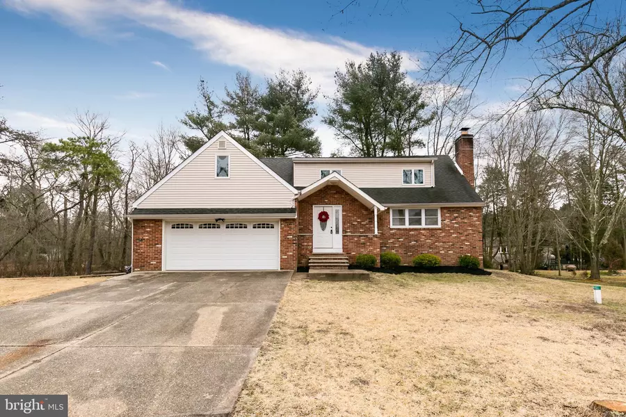 302 ELM TER, Marlton, NJ 08053