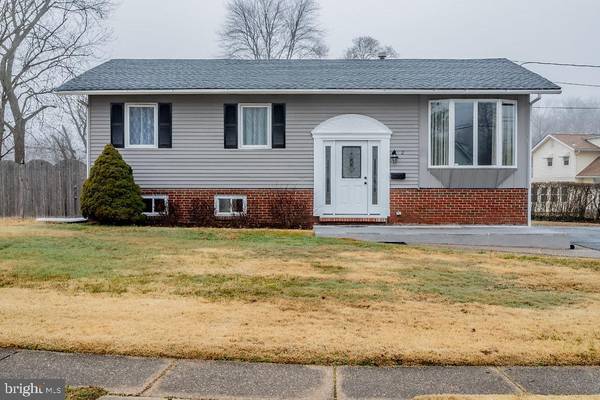 2 EDGEHILL RD, Gibbsboro, NJ 08026