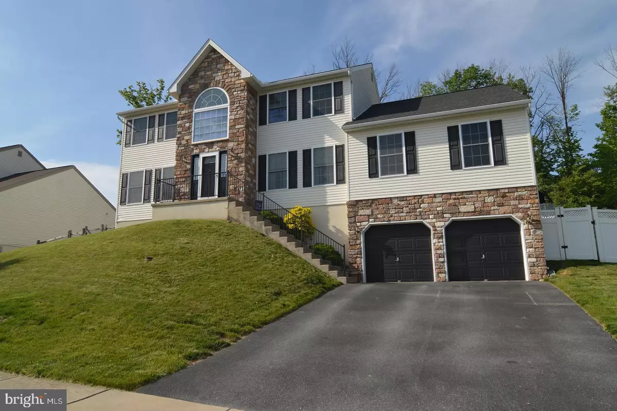 Reading, PA 19606,11 SAWGRASS DR