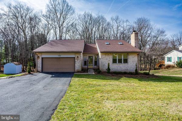 1020 CHALLEDON RD, Great Falls, VA 22066