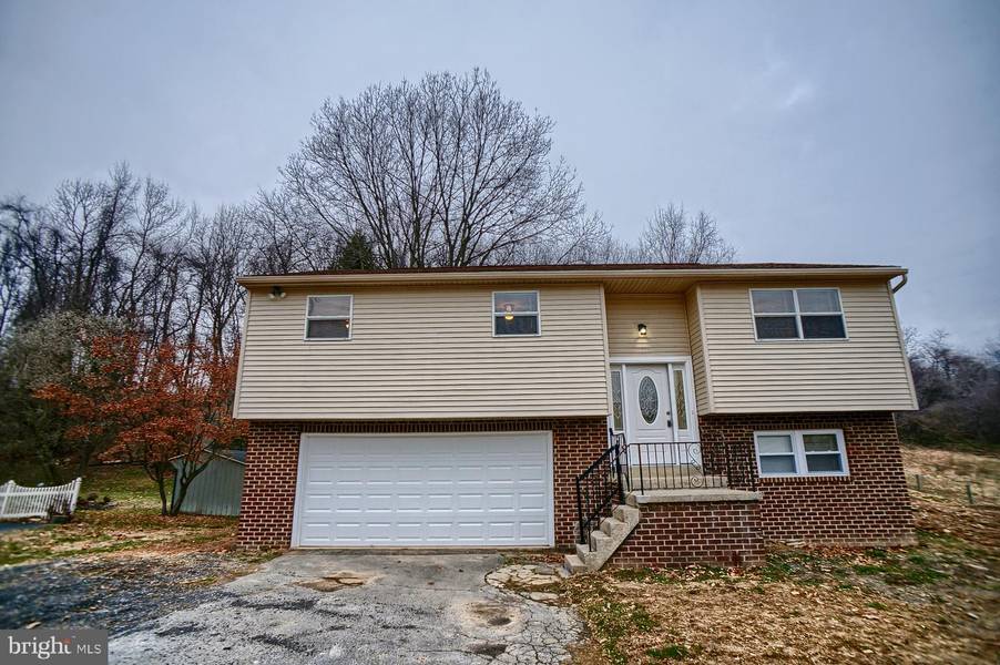 511 BLUE LN, Columbia, PA 17512