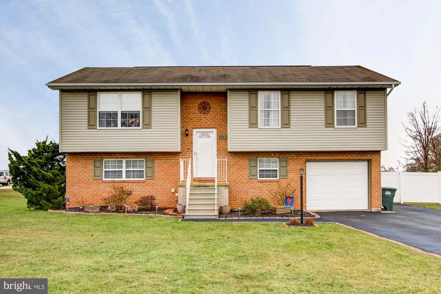 3221 GREY FOX CIR, Dover, PA 17315