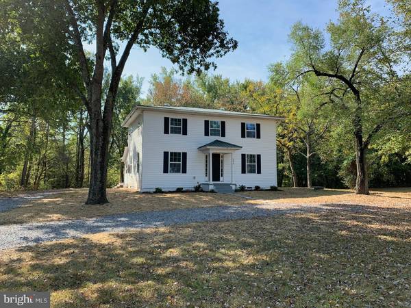 1373 FREDERICKS HALL RD, Bumpass, VA 23024