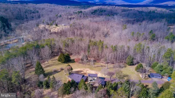 60 LONG MOUNTAIN RD, Washington, VA 22747