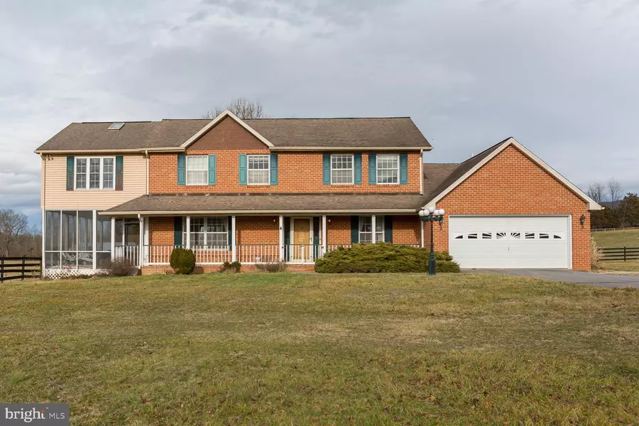 923 CEDAR LN, New Market, VA 22844