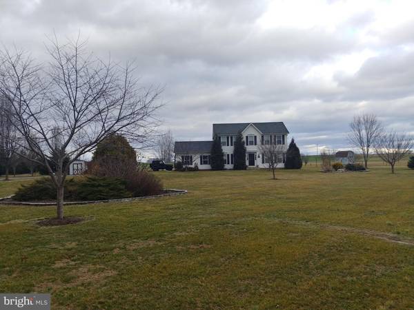 8732 N MOUNTAIN DR, Mercersburg, PA 17236