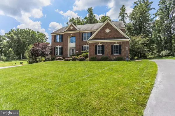 11263 DEROSNEC DR, Oakton, VA 22124