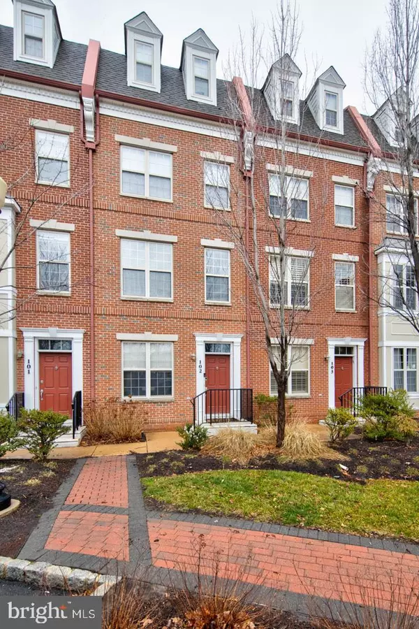 102 ADMIRALS WAY, Philadelphia, PA 19146