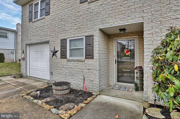 Dallastown, PA 17313,609 COLONIAL DR