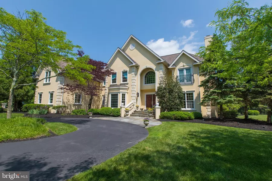 5709 VALLEY STREAM DR, Doylestown, PA 18902