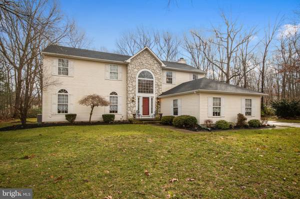 1658 WOODLAND DR, Williamstown, NJ 08094