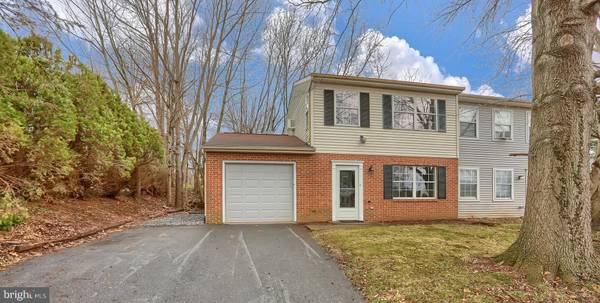 1004 TOM PAINE DR, Lancaster, PA 17603