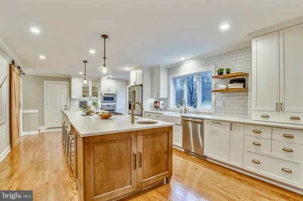 Oakton, VA 22124,10903 WATERMILL CT