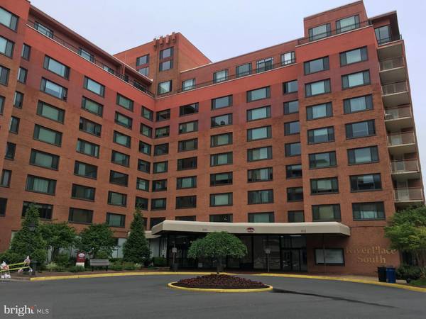 1011 ARLINGTON BLVD #832, Arlington, VA 22209