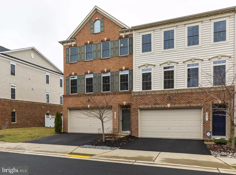 26073 HUNTWICK GLEN SQ, Aldie, VA 20105