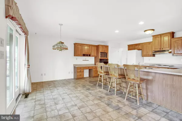 York, PA 17402,695 DIETZ RD