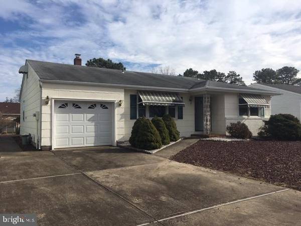 10 NOSTRAND DR, Toms River, NJ 08757