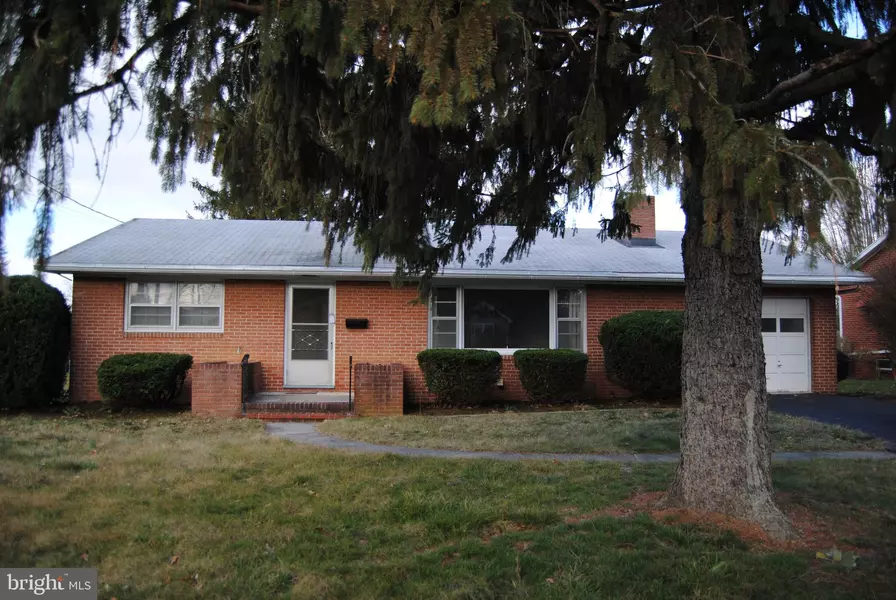 332 GEISER AVE, Waynesboro, PA 17268