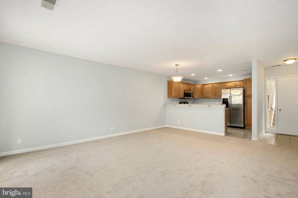 Vienna, VA 22181,2468 GLENGYLE DR #230