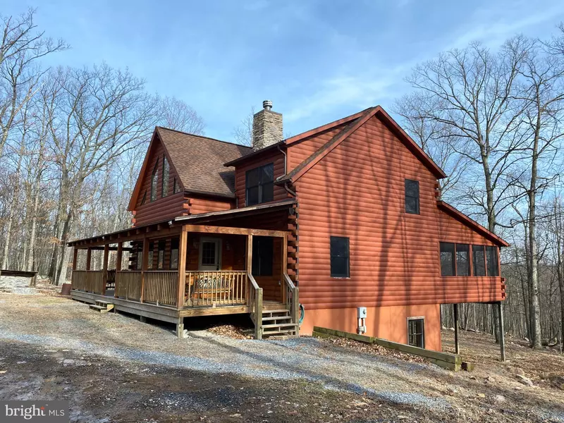 456 PARKSIDE TER, Berkeley Springs, WV 25411