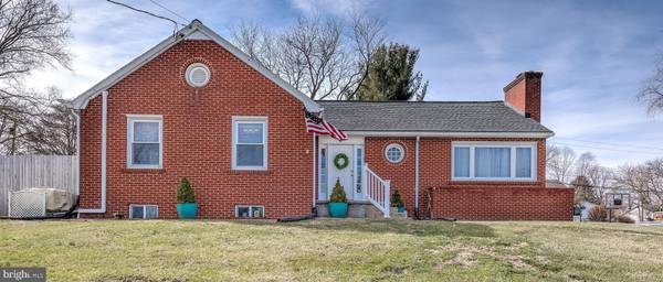 1606 FISHBURN RD, Hershey, PA 17033