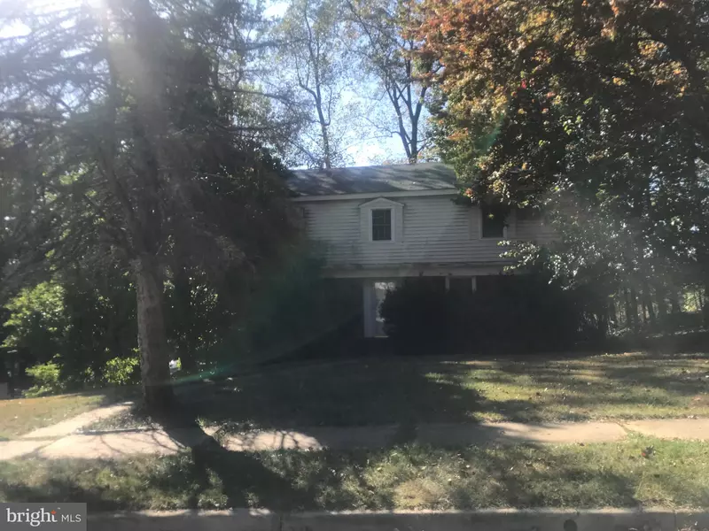 2201 CEDAR CIRCLE DR, Baltimore, MD 21228