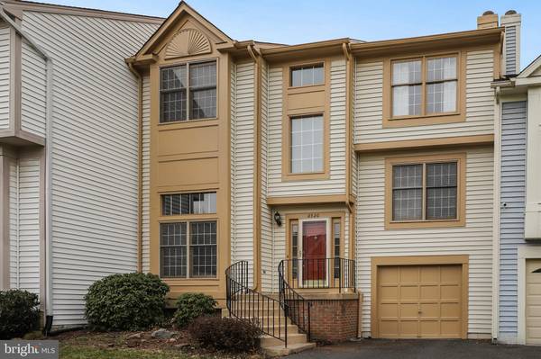 6520 PALISADES DR, Centreville, VA 20121