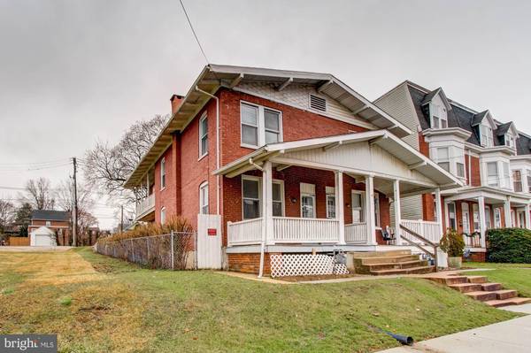 1446 W KING ST, York, PA 17404