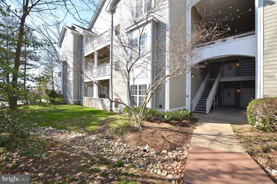 1700 LAKE SHORE CREST DR #11, Reston, VA 20190