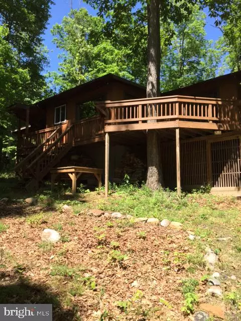 Great Cacapon, WV 25422,118 CAPELLA CT