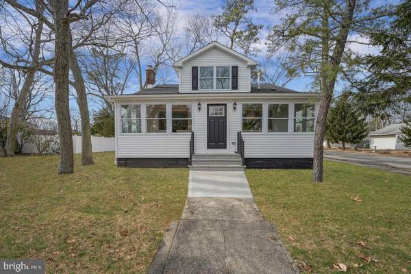 401 HENLEY AVE, Pine Beach, NJ 08741