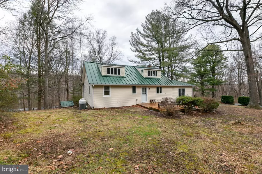 2468 MOUNT CARMEL RD, Bluemont, VA 20135