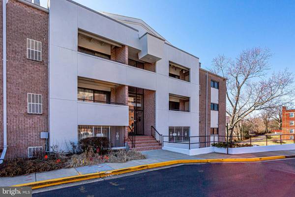 4360 LEE HWY #203, Arlington, VA 22207