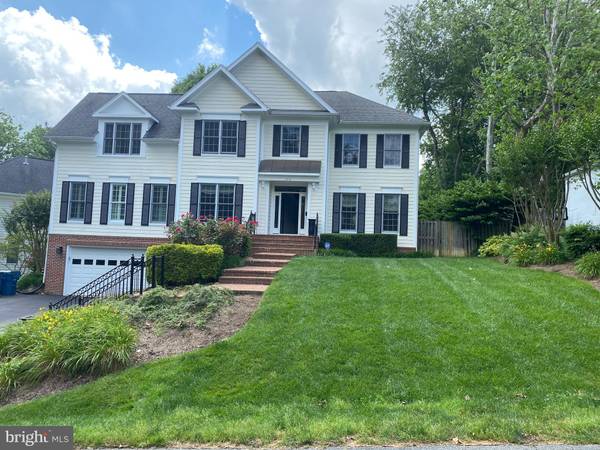 1816 MACARTHUR DR, Mclean, VA 22101