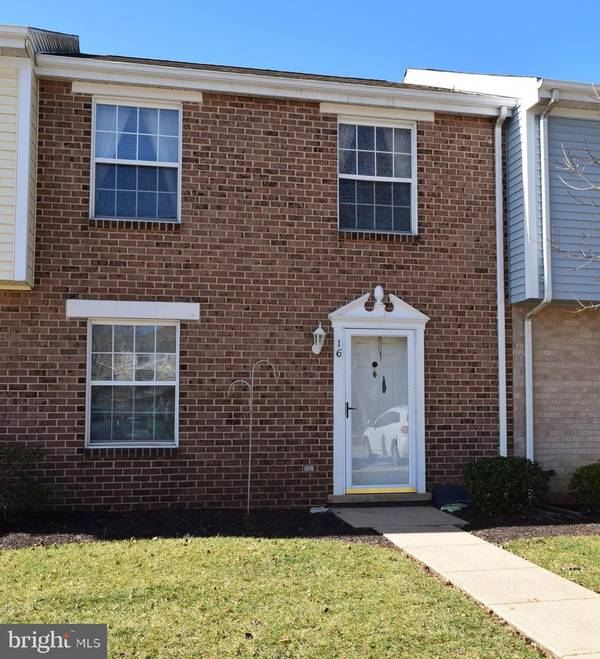 16 WILLIAMSTOWN CIR, York, PA 17404