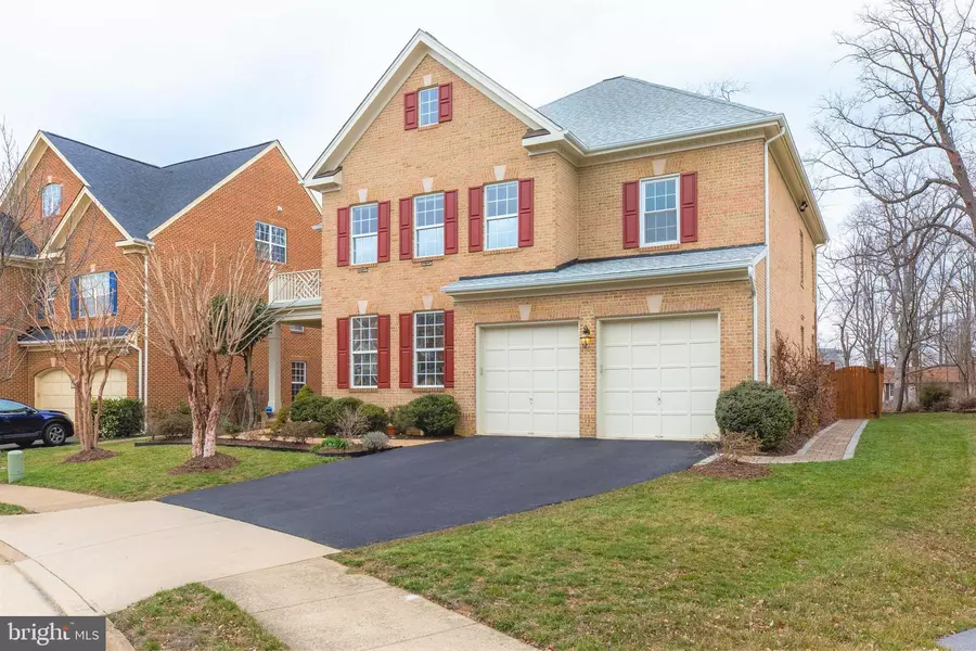 7888 GALESBURG PL, Dunn Loring, VA 22027