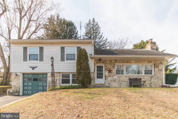 1074 ANNA RD, Huntingdon Valley, PA 19006