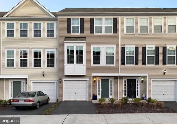 8317 HERITAGE CROSSING CT, Manassas, VA 20109