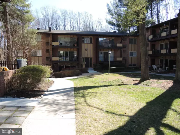 10165 MOSBY WOODS DR #212, Fairfax, VA 22030