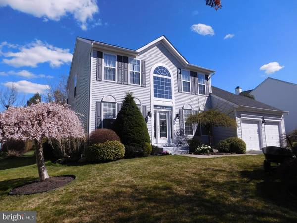 3 STONEHEDGE DR, East Windsor, NJ 08520