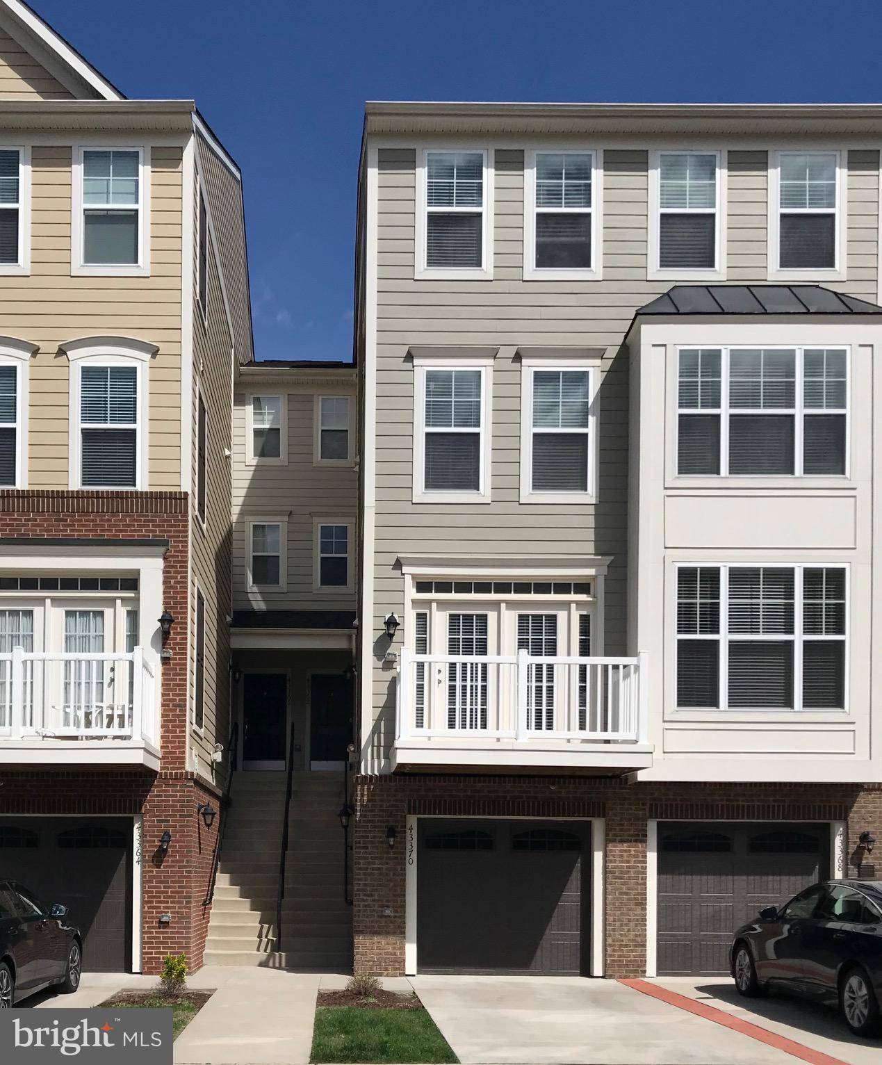 43370 TOWN GATE SQ, Chantilly, VA 20152