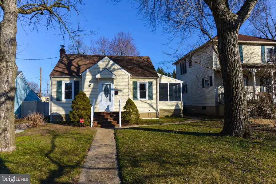 425 BEACON AVE, Paulsboro, NJ 08066