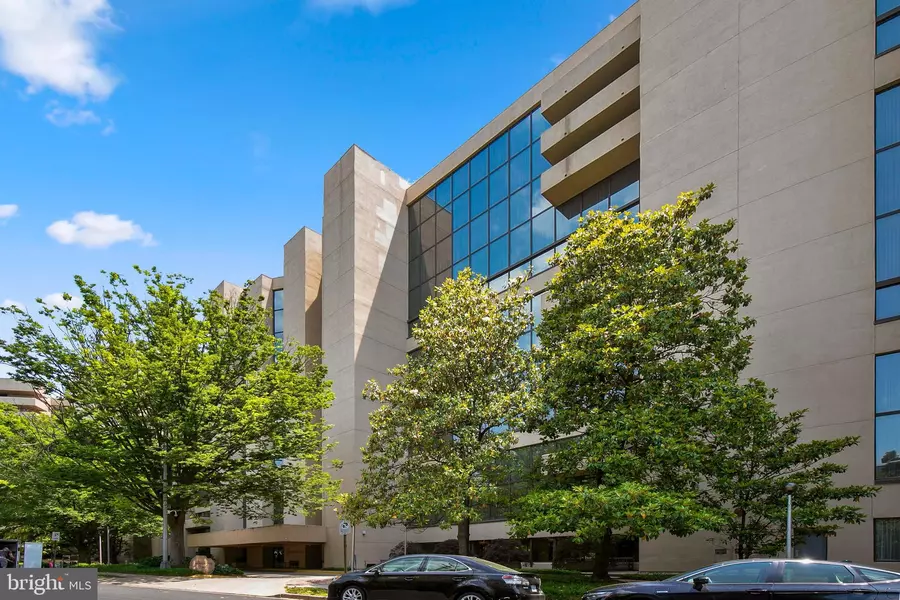 1101 S ARLINGTON RIDGE RD #311, Arlington, VA 22202