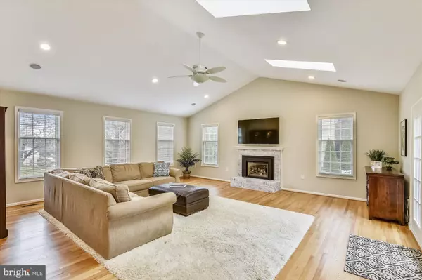 Mclean, VA 22101,1723 CHESTERBROOK VALE CT