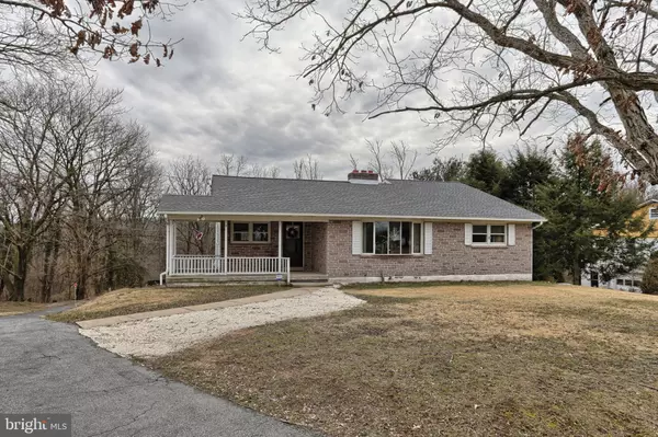 158 DECK RD, Womelsdorf, PA 19567